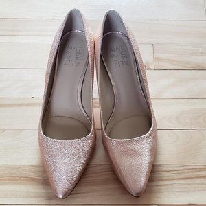 Rose gold Naturalizer Pippa heels, size 8M